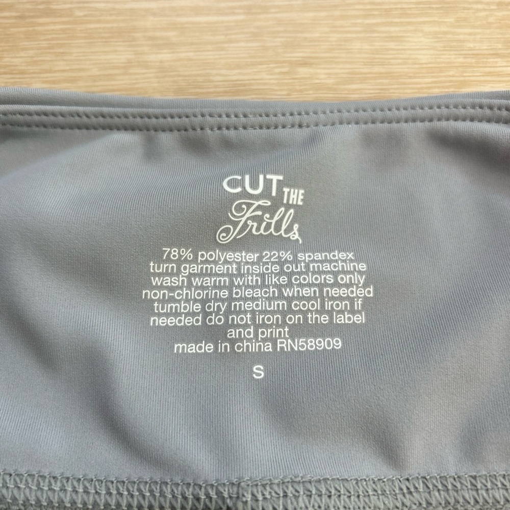 Cut THE Frills Gray and Pink Leggings Size Small polyester/spandex Activwear - Picture 4 of 4
